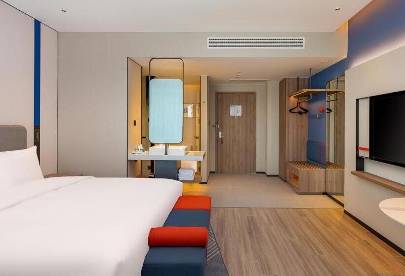 Номер Стандарт Кровать Кинг Адаптированный для Инвалидов, Holiday Inn Express Haimen City Center, An Ihg