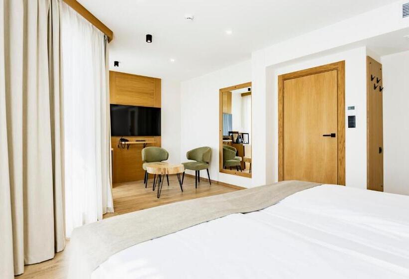 标准间带阳台, Natura All Seasons Boutique