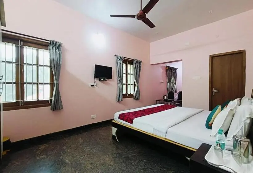デラックスルーム, Royal Garden Yercaud