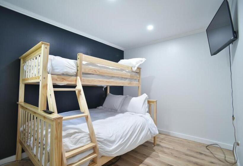 סוויטה משפחתית, Showboat