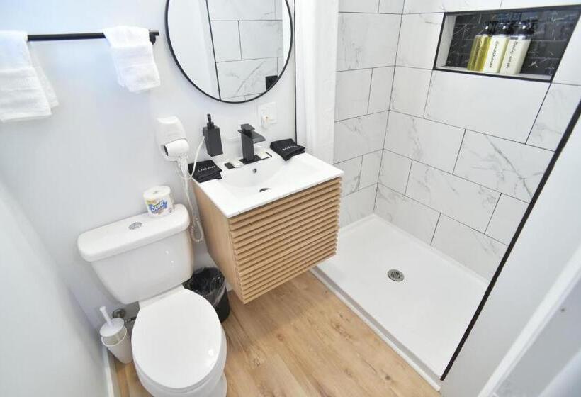 סוויטה משפחתית, Showboat