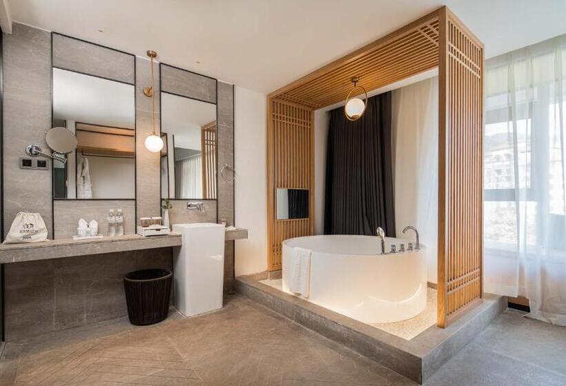 Номер Deluxe, Yue Xin Yuan Spa Resort