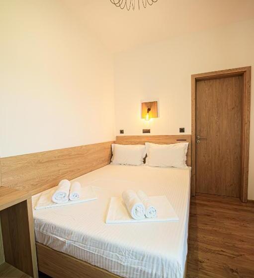 اتاق استاندارد یک نفره, Casa Hirsch