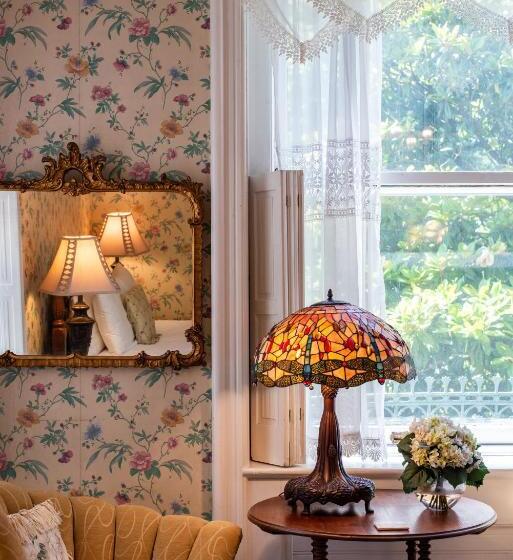 استودیوی لوکس, Central Park Bed & Breakfast