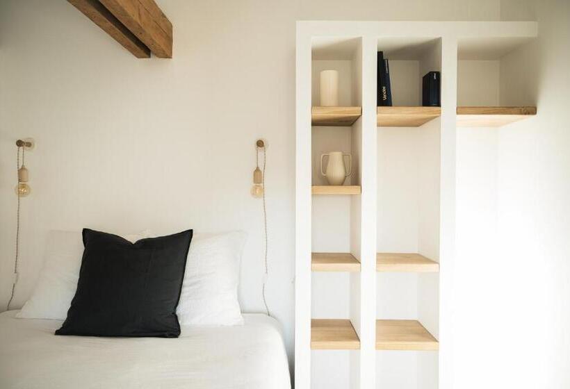 家庭间, L Annexe Singulière