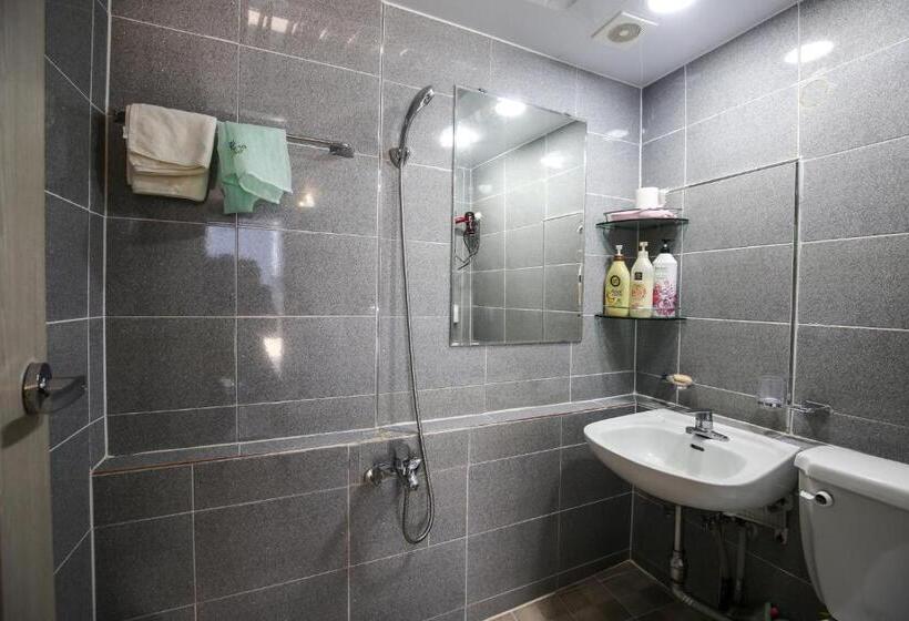 패밀리 룸, Pohang Yangpodeungdae Pensyeon