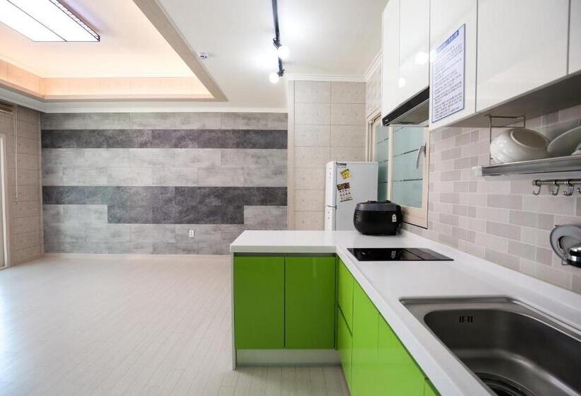 Семейный Номер, Pohang Yangpodeungdae Pensyeon