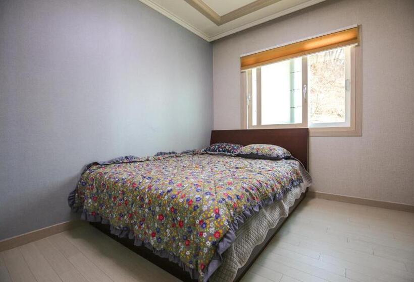 Семейный Номер, Pohang Yangpodeungdae Pensyeon