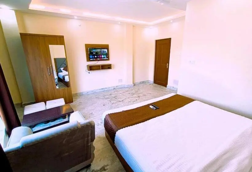 デラックストリプルルーム, Super Oyo Hotel Danish Dreamstay