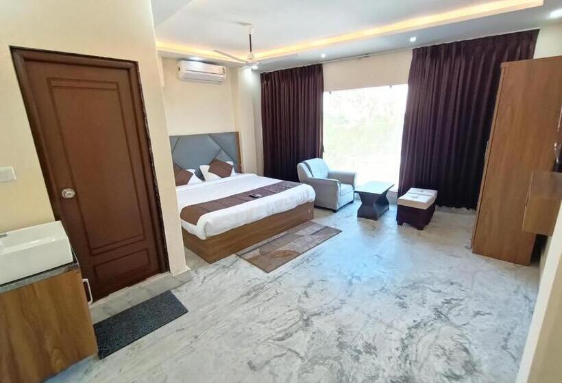 חדר דלוקס לשלושה, Super Oyo Hotel Danish Dreamstay