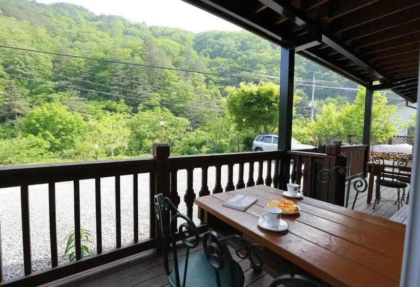 スタンダード４人部屋, Yangyang Riverhill Pension