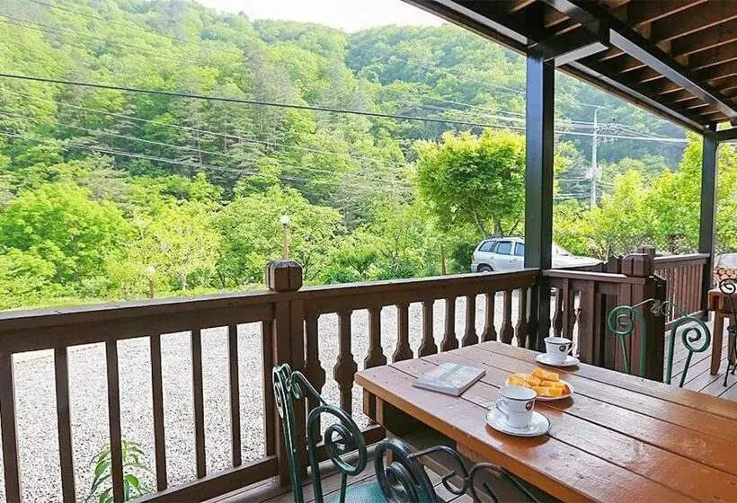 スタンダード４人部屋, Yangyang Riverhill Pension