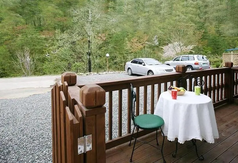 スタンダード４人部屋, Yangyang Riverhill Pension