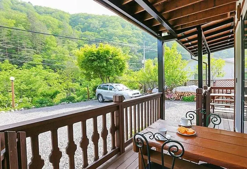 スタンダードルーム, Yangyang Riverhill Pension