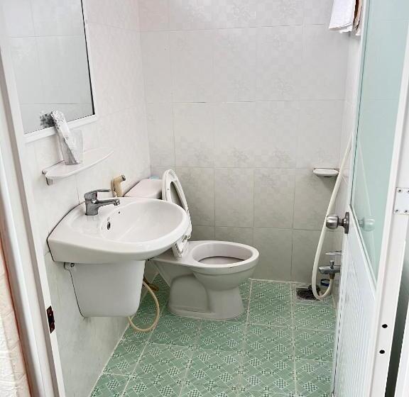 اتاق خانوادگی, Gia Tú