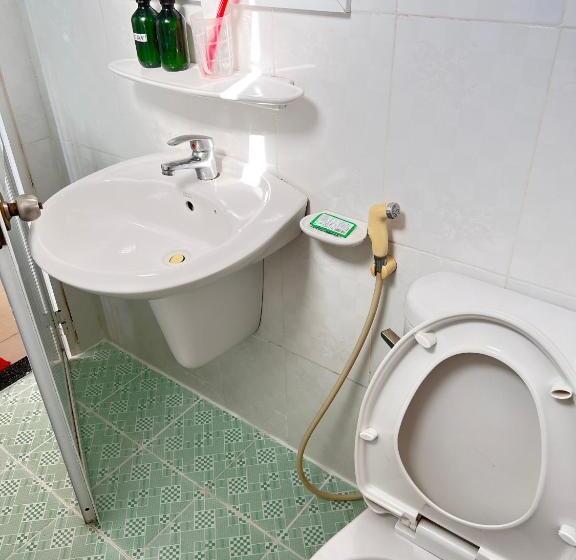 اتاق خانوادگی, Gia Tú