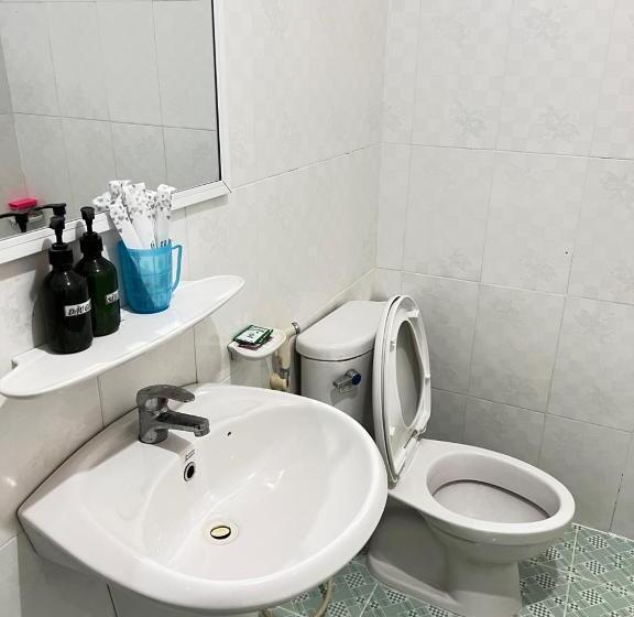 اتاق خانوادگی, Gia Tú