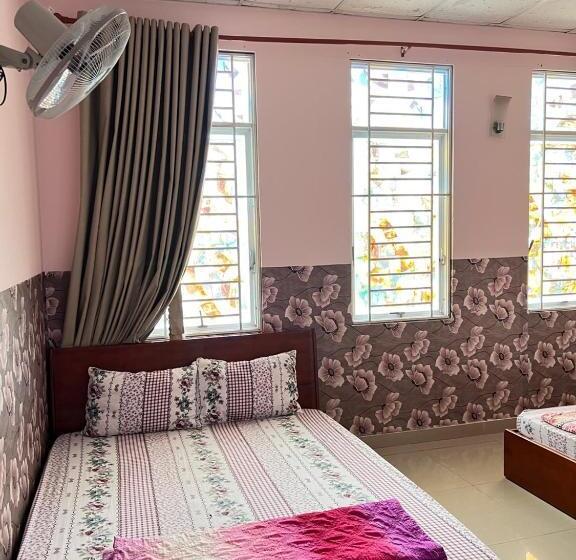 اتاق خانوادگی, Gia Tú