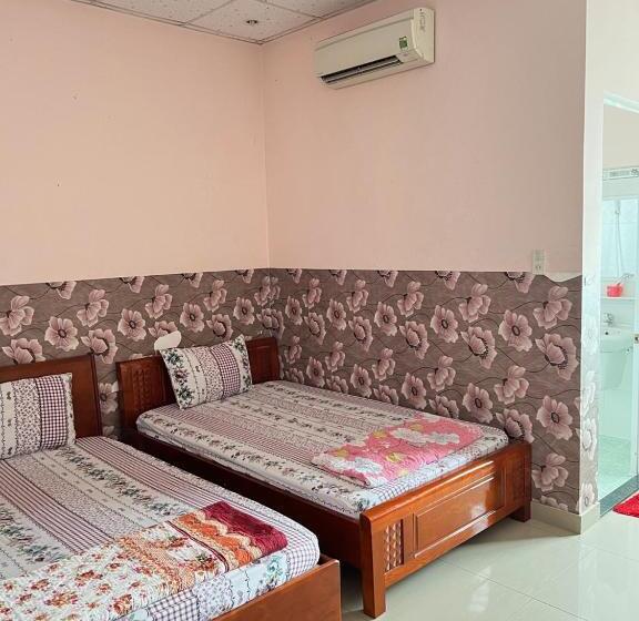 اتاق خانوادگی, Gia Tú