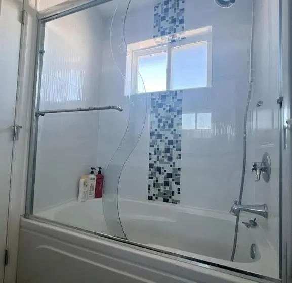 スタンダードルーム, Comfy Private Room & Bath Near Skytrain Metrotown