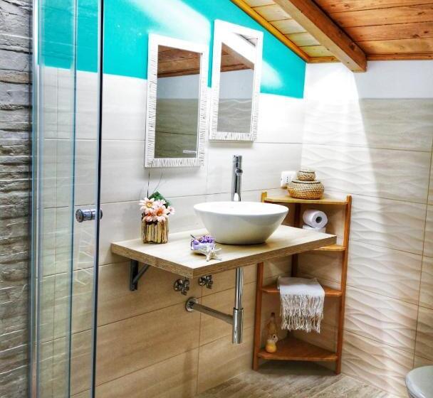 스탠다드 테라스 룸, Papa House