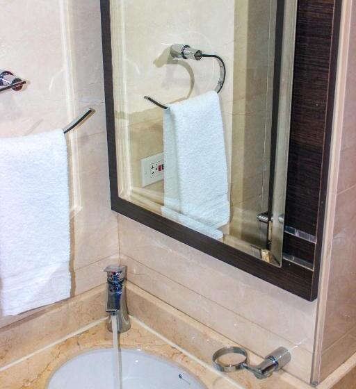 Deluxe Zimmer, Holly