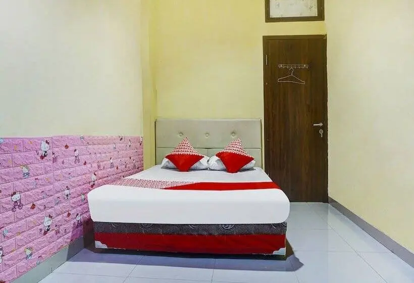 デラックスルーム, Oyo 91182 Kos Ta Homestay Makassar