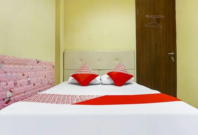 デラックスルーム, Oyo 91182 Kos Ta Homestay Makassar