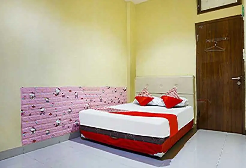 デラックスルーム, Oyo 91182 Kos Ta Homestay Makassar