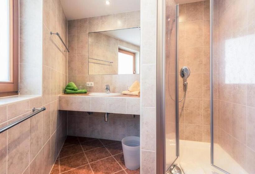 סטודיו סטנדרט עם מרפסת, Restaurant Claudia