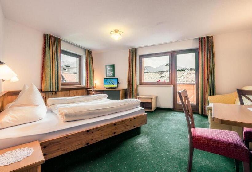 סטודיו סטנדרט עם מרפסת, Restaurant Claudia