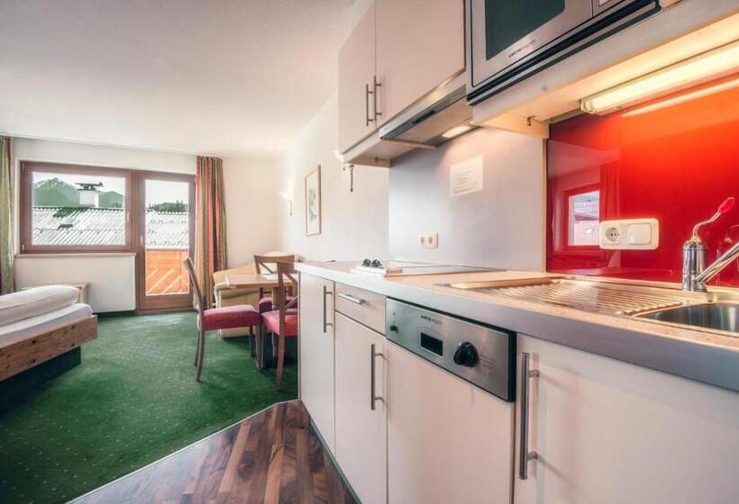 סטודיו סטנדרט עם מרפסת, Restaurant Claudia