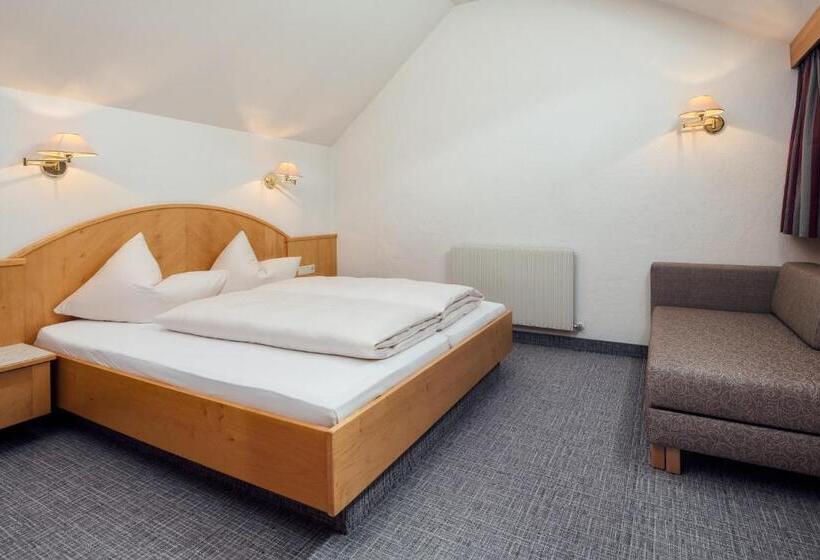 חדר דופלקס, Restaurant Claudia