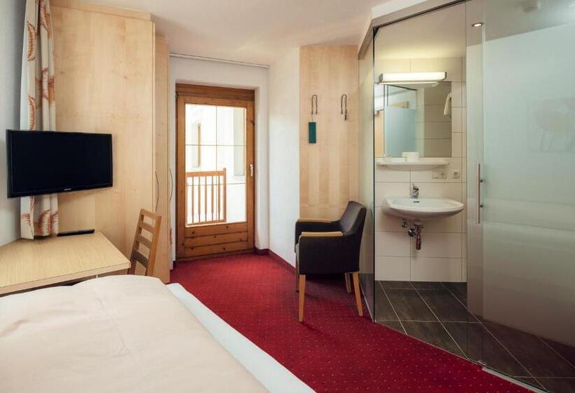 חדר סטנדרט יחיד, Restaurant Claudia