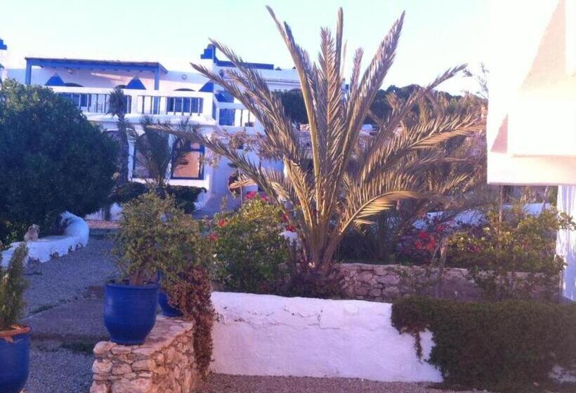 חדר סטנדרט לשלושה, Room In Guest Room Room In Villa Lair De La Mer