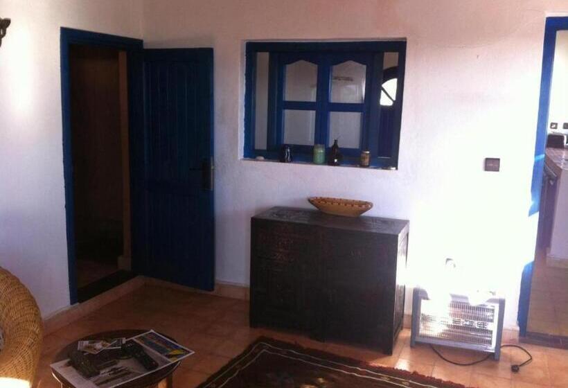 חדר סטנדרט לשלושה, Room In Guest Room Room In Villa Lair De La Mer