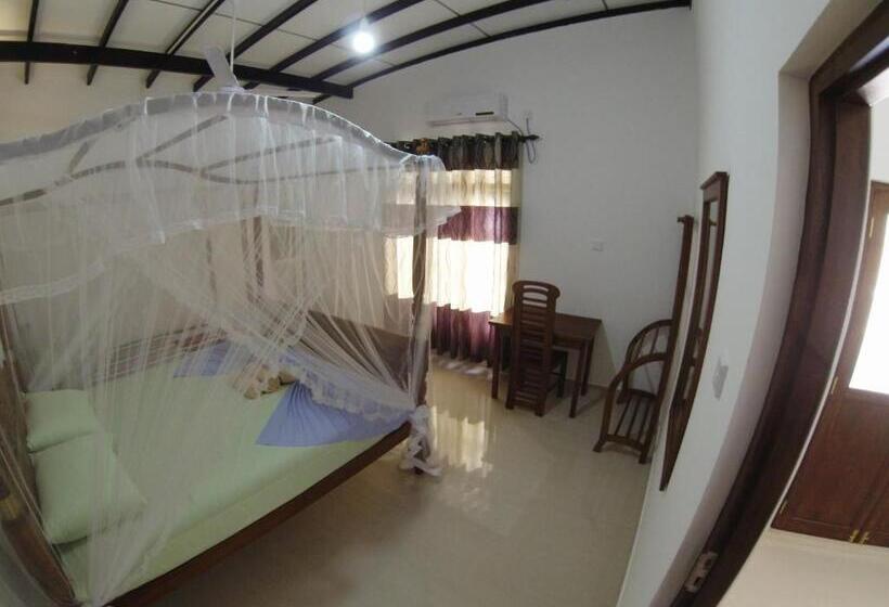 اتاق لوکس, Brave Resort Mirissa