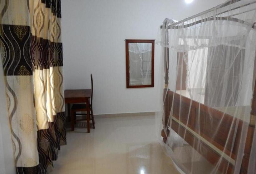 اتاق لوکس, Brave Resort Mirissa