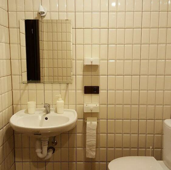 تختخواب در اتاق مشترک, Chocolate Hostel