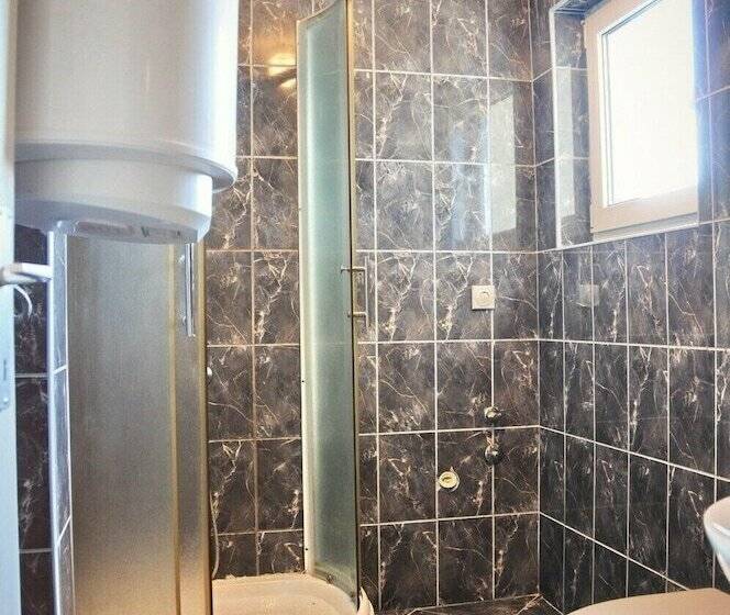 تختخواب در اتاق مشترک, Voyage Hostel