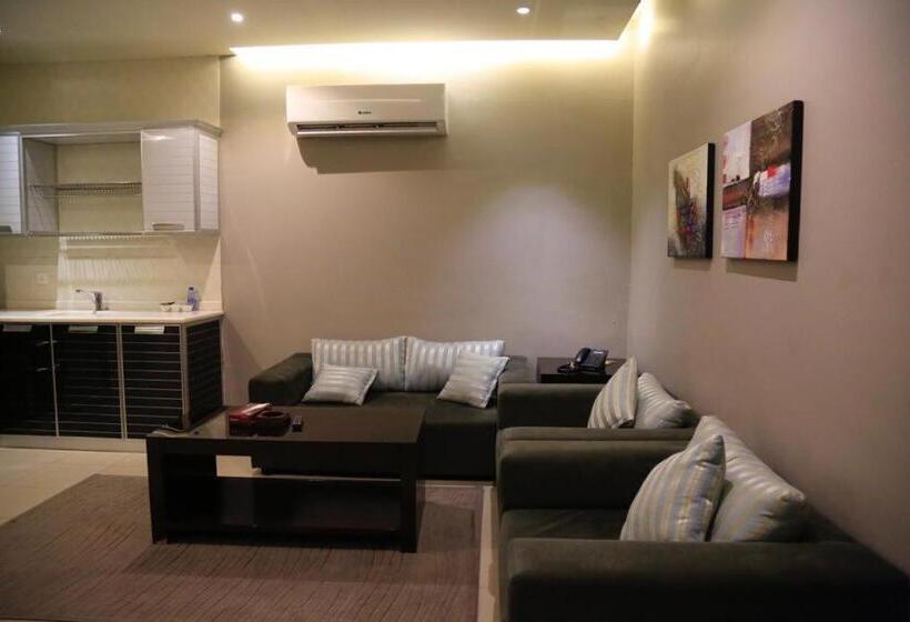 سوییت جونیور, الشجرة الثلاثية للشقق المخدومة Triple Tree