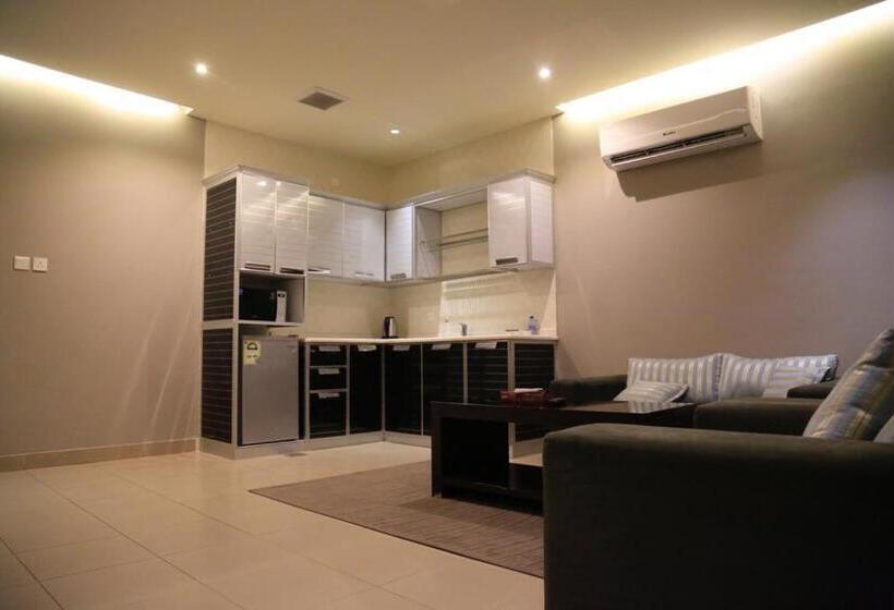 سوییت جونیور, الشجرة الثلاثية للشقق المخدومة Triple Tree