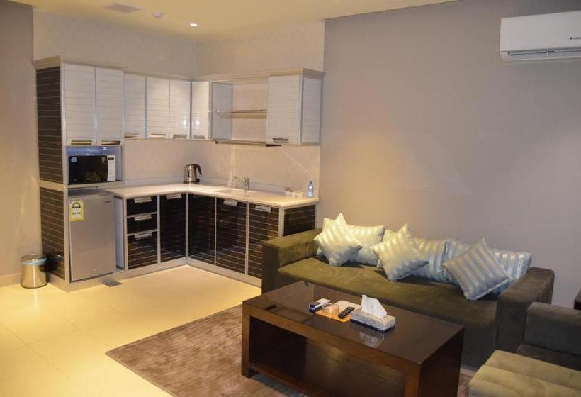 سوییت لوکس, الشجرة الثلاثية للشقق المخدومة Triple Tree