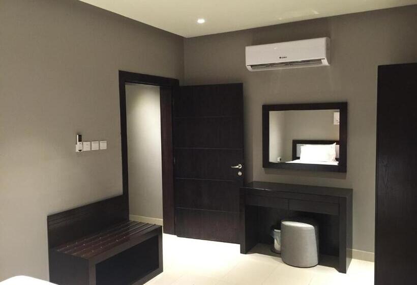 سوییت لوکس, الشجرة الثلاثية للشقق المخدومة Triple Tree