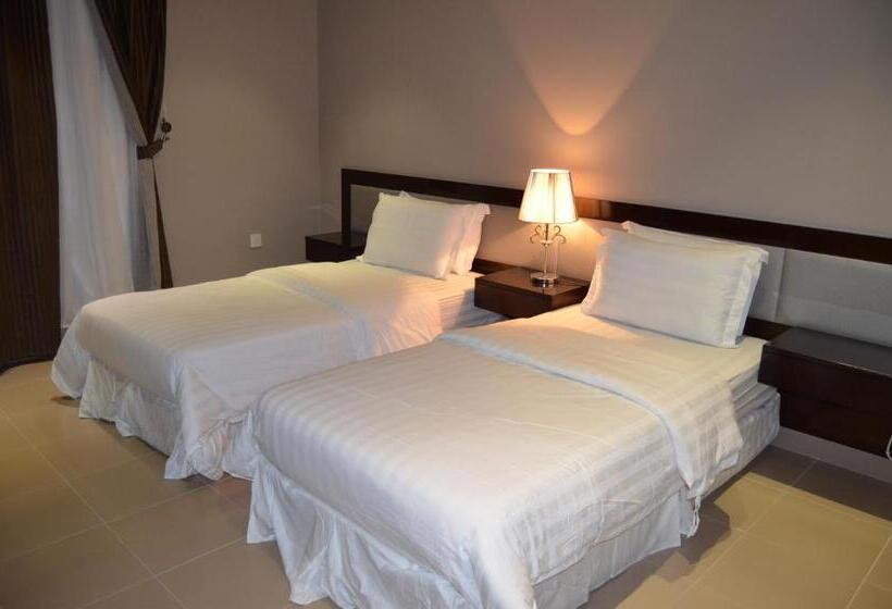 سوییت لوکس, الشجرة الثلاثية للشقق المخدومة Triple Tree