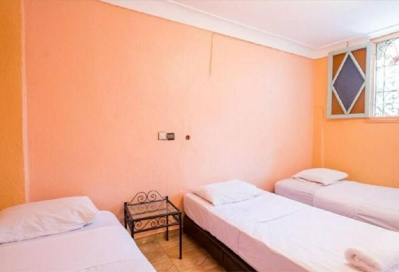 Quarto Triplo Standart, Central Palace