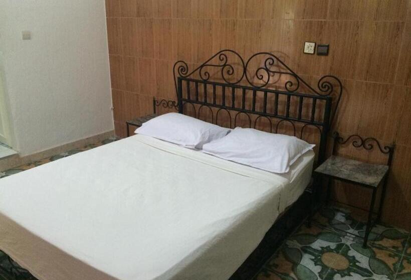 Quarto standard, Central Palace