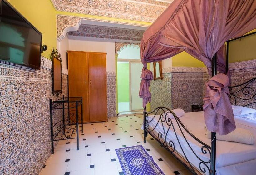 Quarto standard, Central Palace