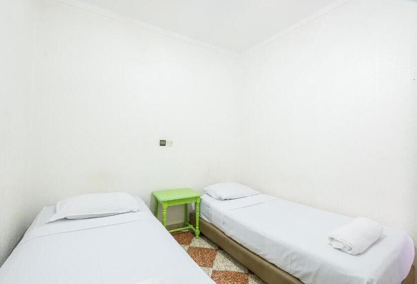 Quarto Standard Casa de Banho Partilhada, Central Palace