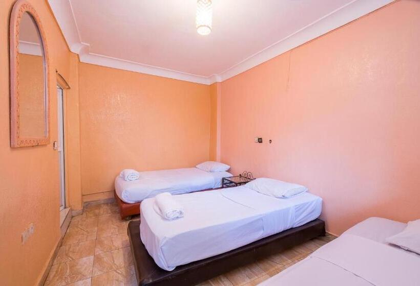 Quarto Triplo Standart, Central Palace